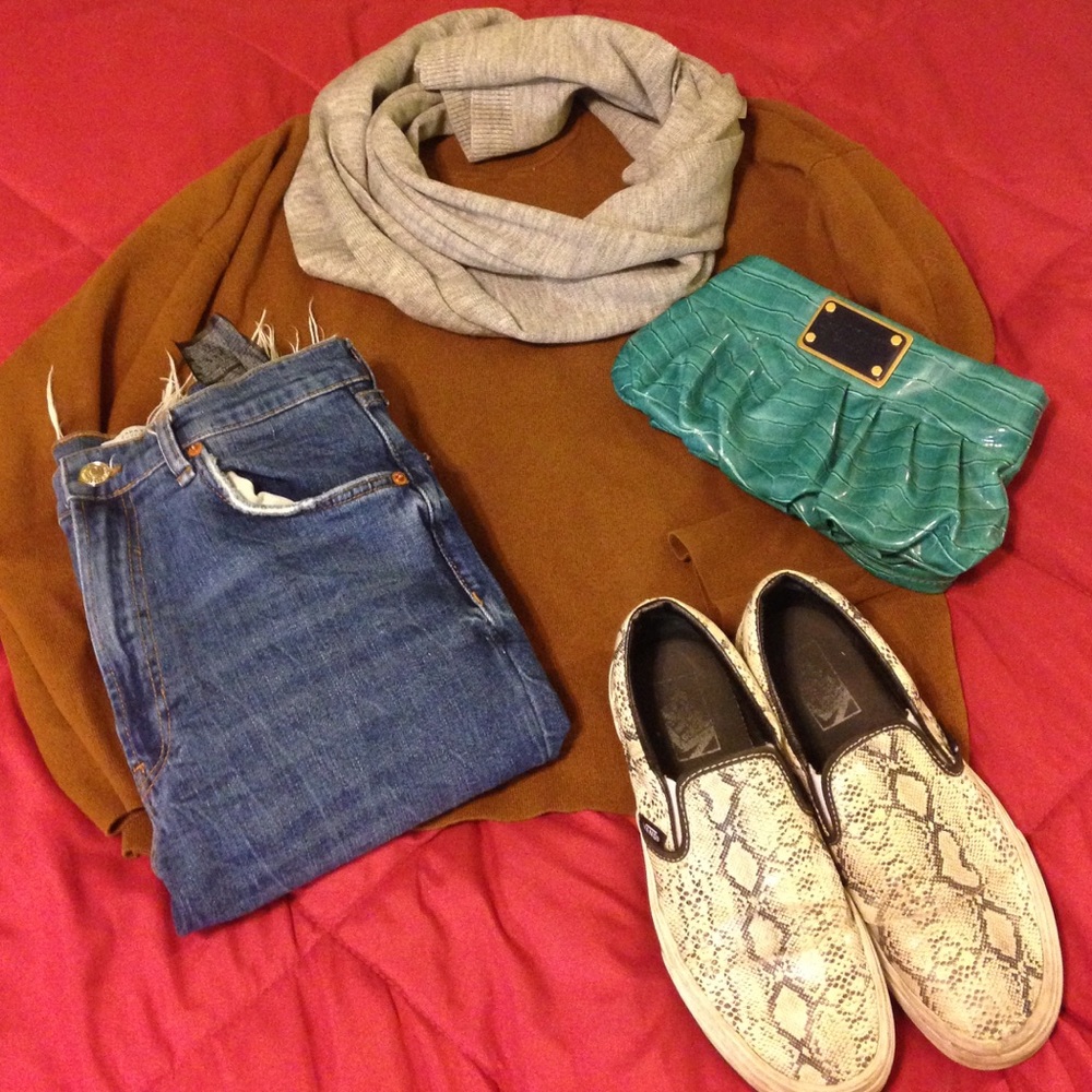 Uniqlo Gray Scarf